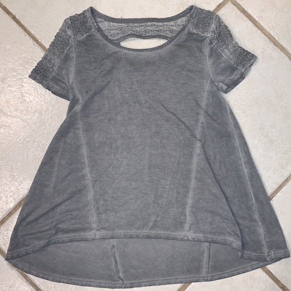Mudd Girls gray shirt sleeve top with cutout in back. Girls size 7/8 - Picture 3 of 6